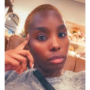 Meet your Posher, Shawniece